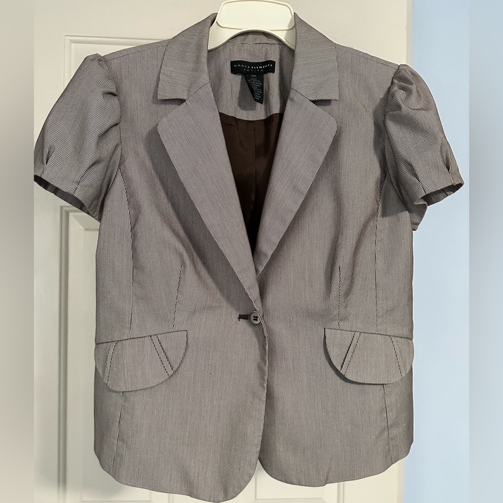 Women’s short sleeve blazer/jacket